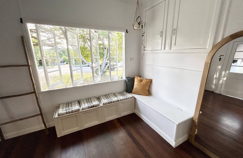 Woombye House | 100m to town, 15 minutes to beach!