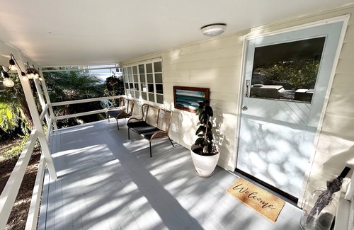 Woombye House | 100m to town, 15 minutes to beach!