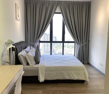 Kuala Lumpur Apartment | 100Mbps DesaPark MontKiara Publika Mitec Kepong Menjalara Segambut 7Pax