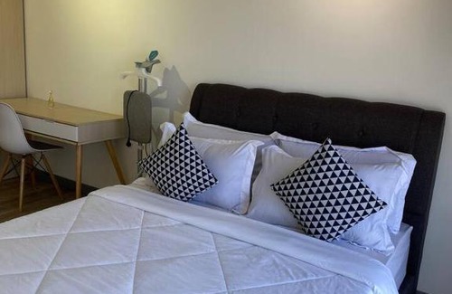 Kuala Lumpur Apartment | 100Mbps DesaPark MontKiara Publika Mitec Kepong Menjalara Segambut 7Pax