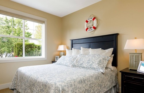 Oroville House | 101 Barefoot Lane (Veranda Dr South)