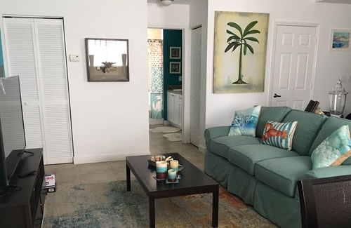 Alice Town House | 101 steps to Bimini Blue Water