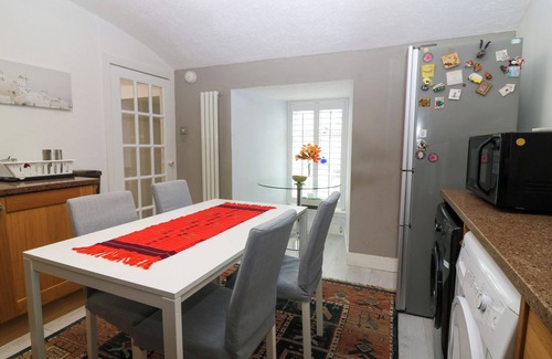 Pettycur Cottage | 101A PETTYCUR ROAD, pet friendly, country holiday cottage in Heacham