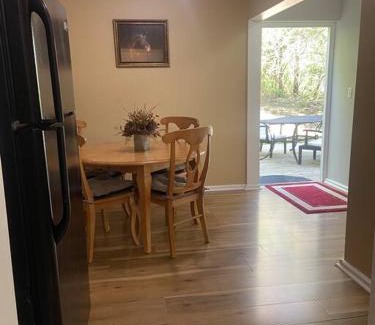Lebanon Apartment | 102 Acre Pet Friendly Horse Farm! Bring your horse too!