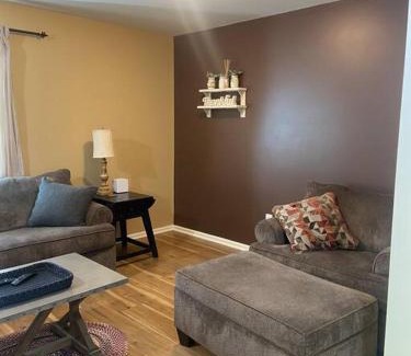 Lebanon Apartment | 102 Acre Pet Friendly Horse Farm! Bring your horse too!