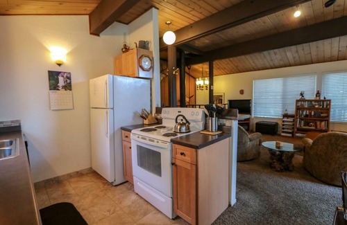 Mammoth Lakes Condo | 102 m² Condo ∙ 2 bedrooms ∙ 6 guests