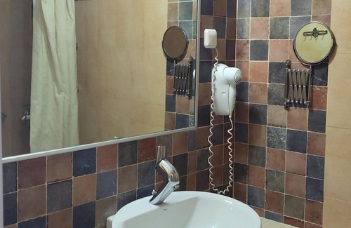 Kamena Vourla House | 102 | Okeania Triple Room Ground Floor