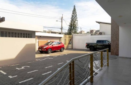 Urdesa Apartment | 102 - Prague Apts 6 pax Consulate USA Parking 2B