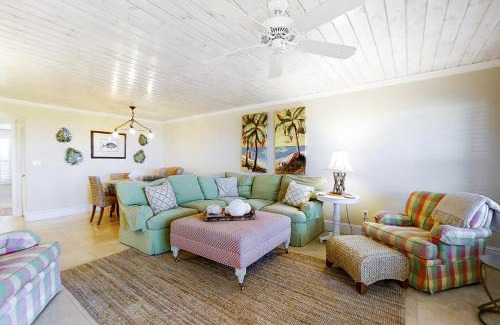 Amelia City Apartment | 102 Sailmaker