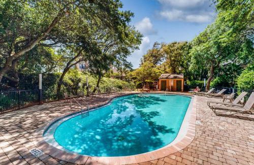 Amelia City Apartment | 102 Sailmaker