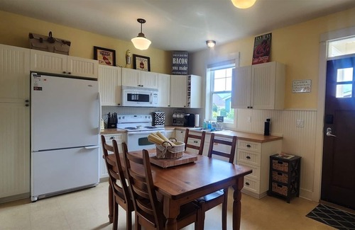 Oroville House | 102 Shenanigan Lane at Veranda Beach