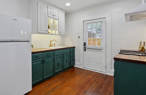 Cabbagetown House | 102 year old Fully Renovated Cabbagetown Home - Steps to Beltline