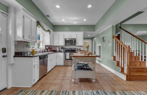 Waterloo House | 103 Shoreline Drive @ Greenwood, SC