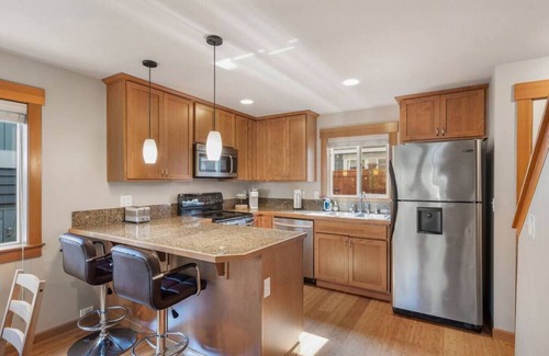 Atlantic Apartment | 104 - Mainstreet Townhouse