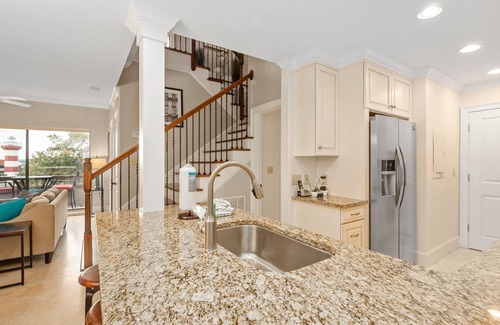 Harbour Town Villa | 1043 Caravel Court-Penthouse Overlooking Harbour Town! Pool Membership!