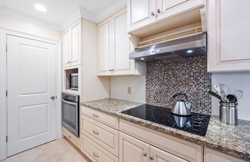Harbour Town Villa | 1043 Caravel Court-Penthouse Overlooking Harbour Town! Pool Membership!