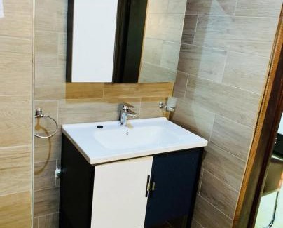 Amasaman Hotel | 105 Inn