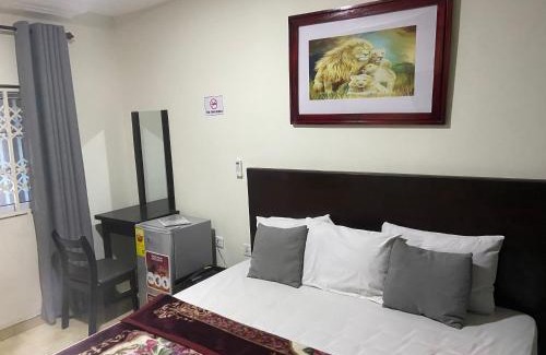 Amasaman Hotel | 105 Inn