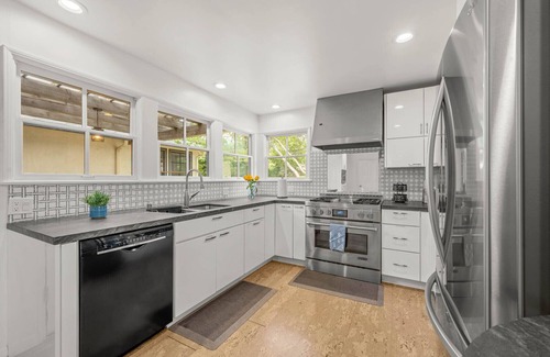 Northridge House | 105 LA Dreaming @ Sherwood Forest - Heated Pool Oasis