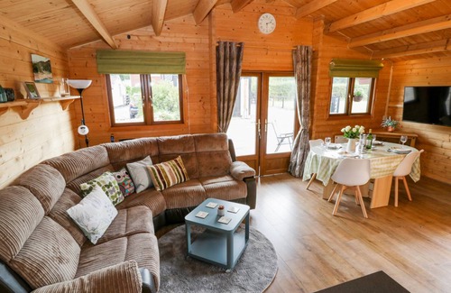 Loppington Cottage | 105 m² Cottage ∙ 2 bedrooms ∙ 4 guests