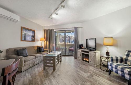 Charlevoix House | 105 Pointes North Inn