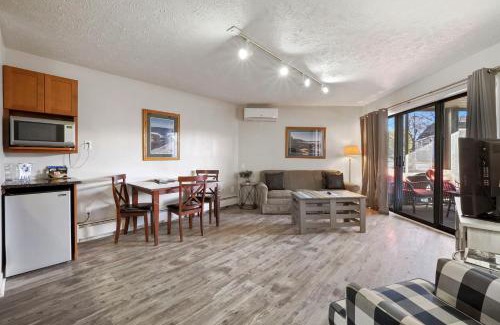 Charlevoix House | 105 Pointes North Inn