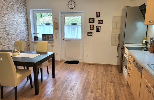 Homberg Apartment | 105sqm basement apartment with high-w. Fully equipped, center Homberg Ohm, sauna+fitness