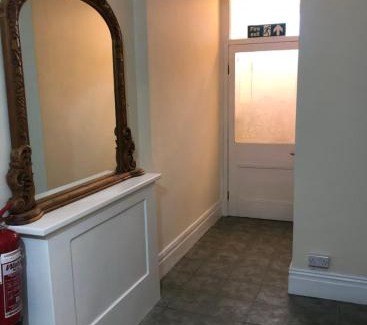 Sketty House | 106 Brynmill - Room 2