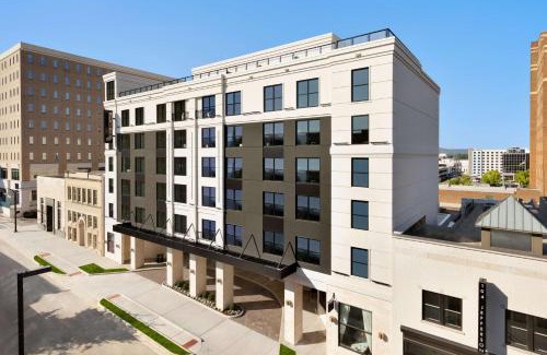 Quigley Hotel | 106 Jefferson Huntsville, Curio Collection by Hilton