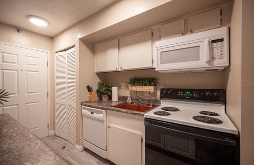 Las Vegas Strip Condo | 1062 Instant Book · Stay Together Suites on The Strip - 5 Comfy BEDS!
