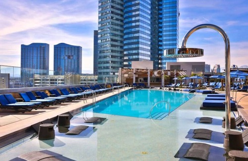 Las Vegas Strip Condo | 1062 Instant Book · Stay Together Suites on The Strip - 5 Comfy BEDS!