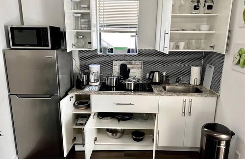East Little Havana Apartment | 1068 NW #1 · Modern Apartment near Brickell 1Br