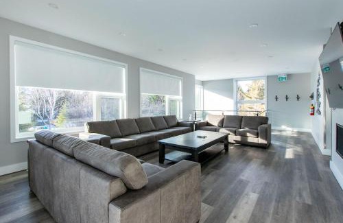 The Blue Mountains Ski Chalet | 107 Birchview Trail