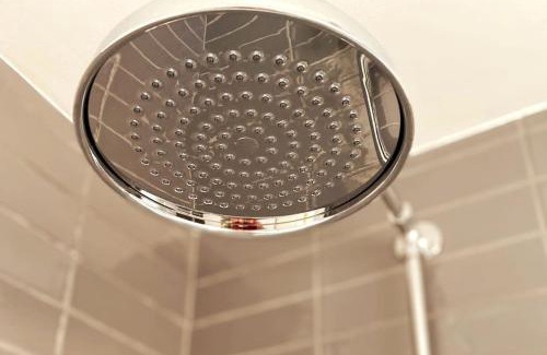 Freshwater Ski Chalet | 107 Brambles Chine, Holiday Coastal Chalet