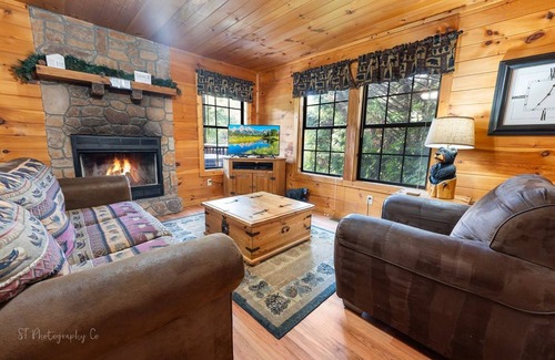 Sevierville Cabin | 107 m² Cabin ∙ 1 bedroom ∙ 6 guests