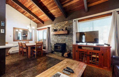 Sierra Holiday Condo | 107 m² Condo ∙ 2 bedrooms ∙ 8 guests