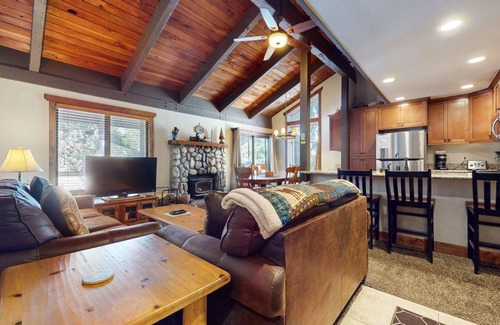 Sierra Holiday Condo | 107 m² Condo ∙ 2 bedrooms ∙ 8 guests