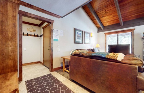 Sierra Holiday Condo | 107 m² Condo ∙ 2 bedrooms ∙ 8 guests