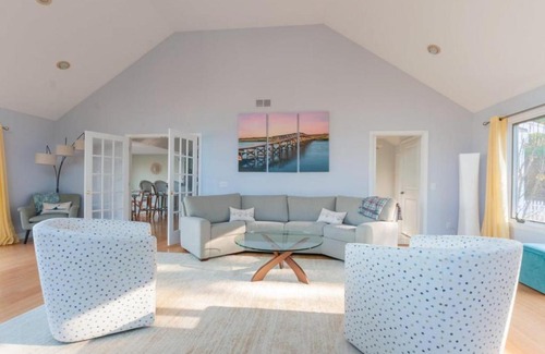 Sandwich House | 108 Farmersville Road Sandwich - - Cape Cod