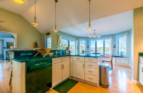 Sandwich House | 108 Farmersville Road Sandwich - - Cape Cod