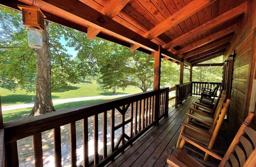 Wears Valley Cabin | 108 m² Cabin ∙ 2 bedrooms ∙ 6 guests