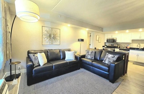 Downtown Branson Condo | 108 No stairs clean, cozy, stunning downtown