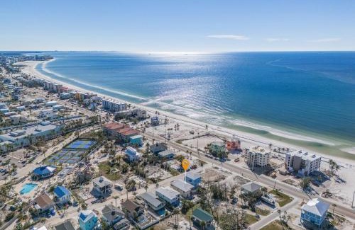 Mid Island House | 109 Gulfview Avenue - Beautiful Private Pool Home Mid Island home