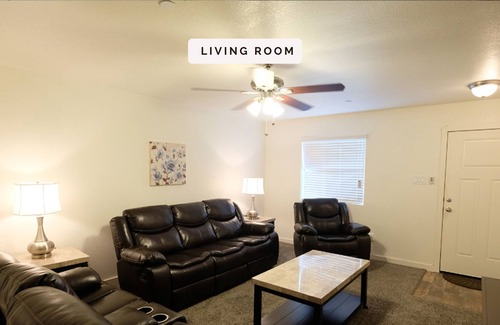 Barker House | 10B 3 STORY, 2 BDRM, 3 BEDS, 1 BATH, N. HOU, IAH