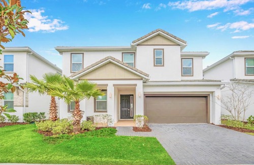 Kissimmee House | 10BR - Family Home Near Disney with Pool & BBQ