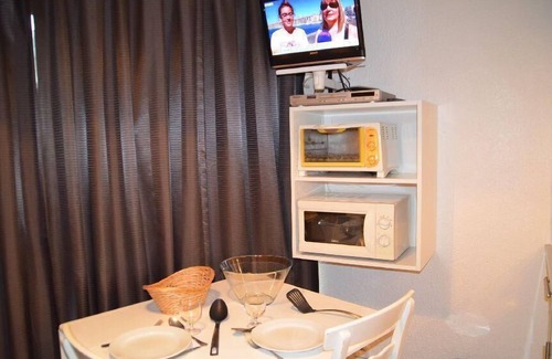 Les Menuires Apartment | 10m from ski slopes, 3rd floor, tv, ski locker, 13m², Les Menuires