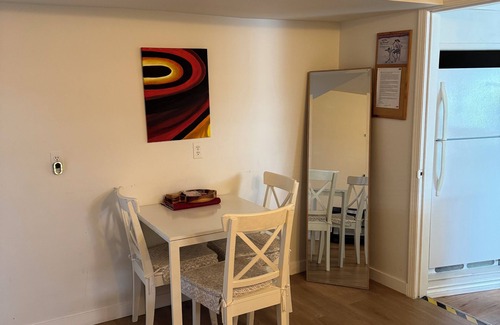 Delta House | 10min to Ferry.30 mins to airport. Family sized separate entrance.Pets-friendly.