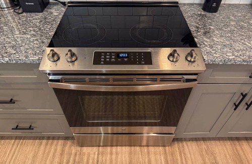 Athens Apartment | 10min to UGA |Wi-Fi|Publix|Parking