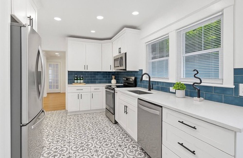 Sylvan Hills House | <10mins 4rm Downtown, Early check-in -subject to availability, with pool table