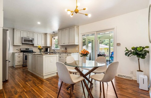 Toddville Road House | 10mins to downtown Ranch living on 1/2 acre